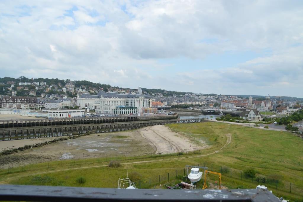 Mini-Duplex Cosy Avec Magnifique Vue Mer Deauville Exteriér fotografie